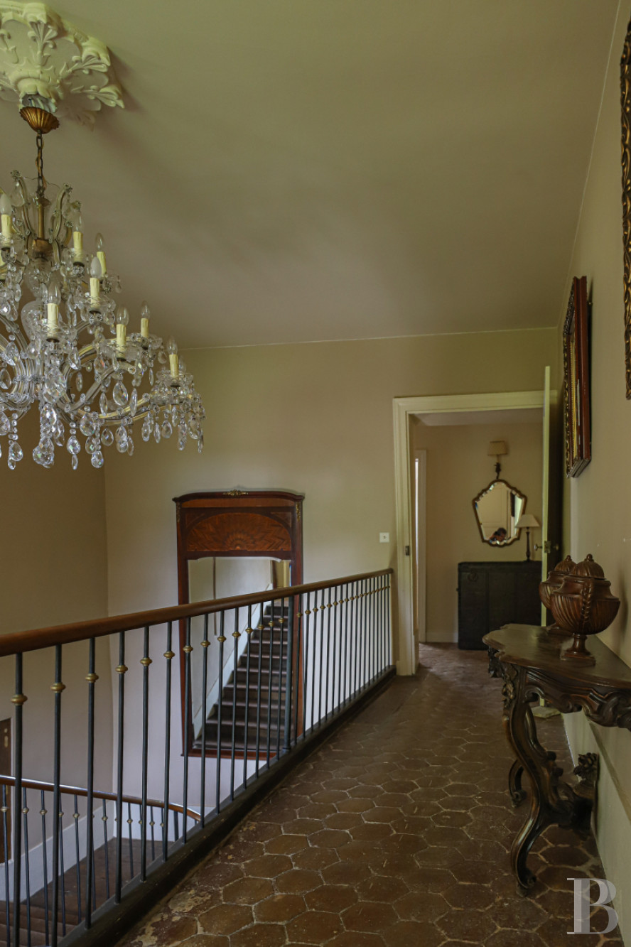 A chateau affiliated with Burgundy's greatest vineyards and permaculture to the south of Beaune - photo  n°12